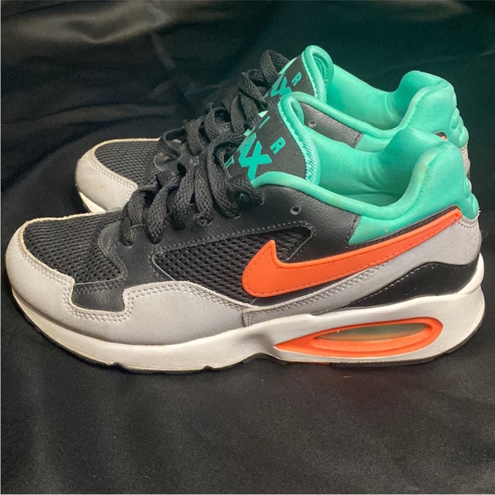 Woman’s Nike Air Max ST